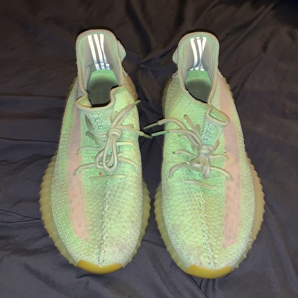 adidas yeezy boost 350 V2 “Glow” / Size 10